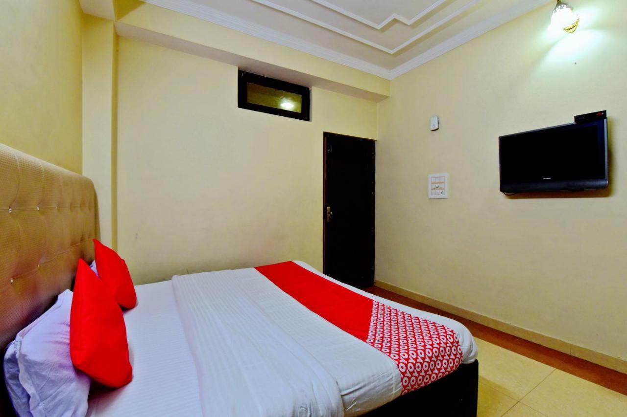 Oyo 26909 Hotel Paras Mandi Exterior photo