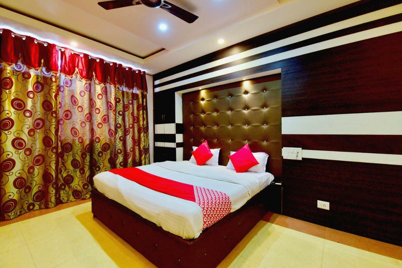 Oyo 26909 Hotel Paras Mandi Exterior photo