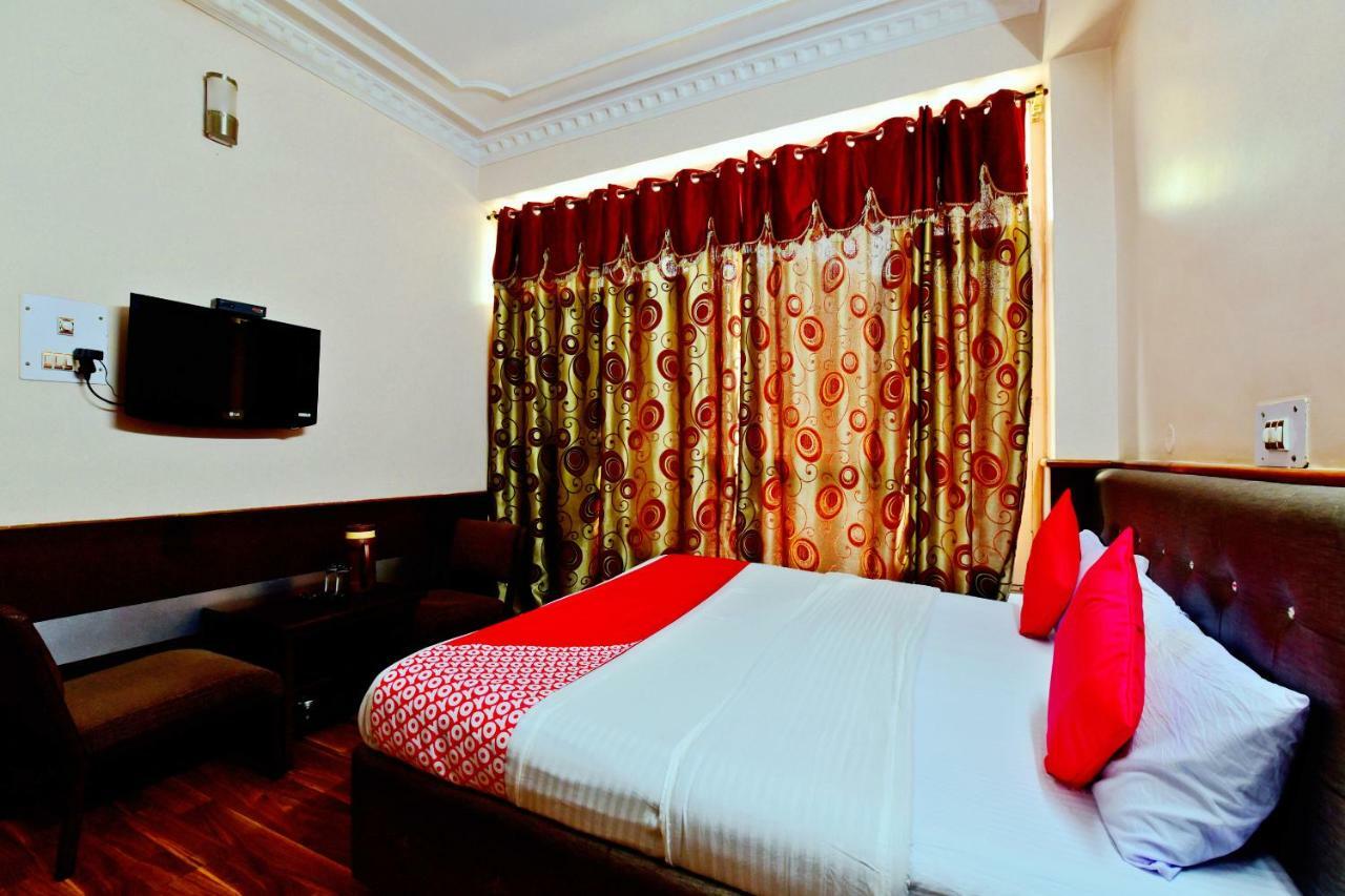Oyo 26909 Hotel Paras Mandi Exterior photo