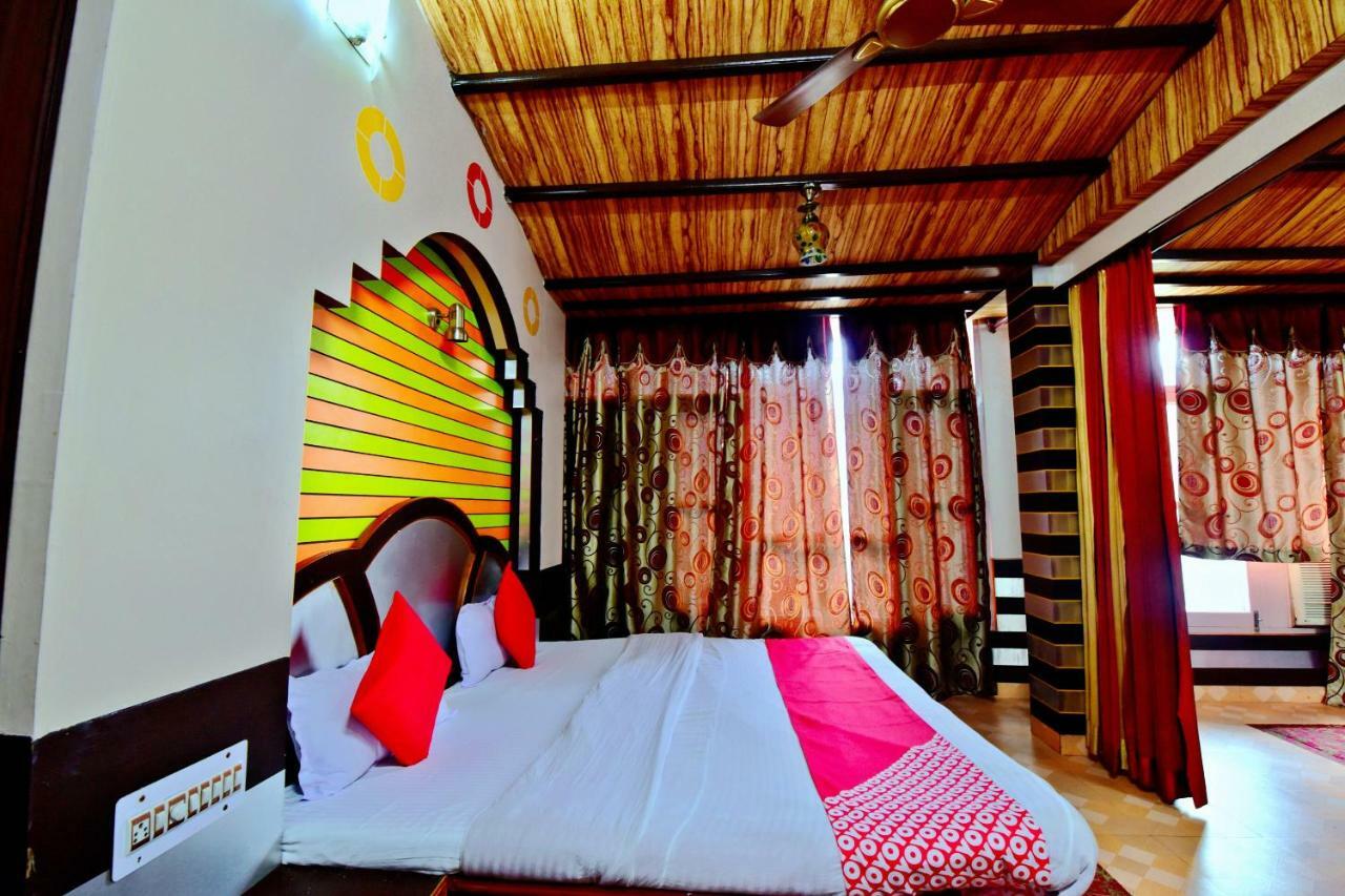 Oyo 26909 Hotel Paras Mandi Exterior photo