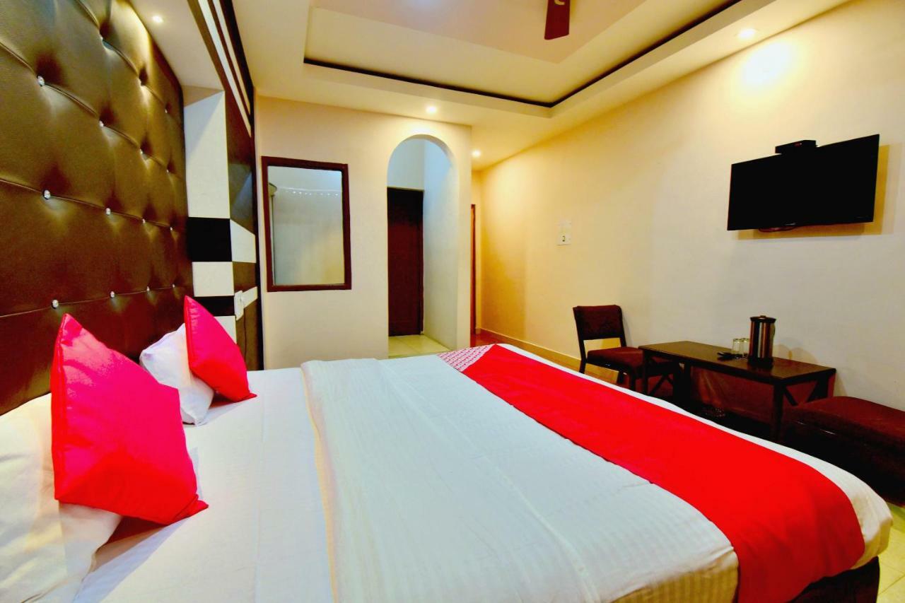 Oyo 26909 Hotel Paras Mandi Exterior photo
