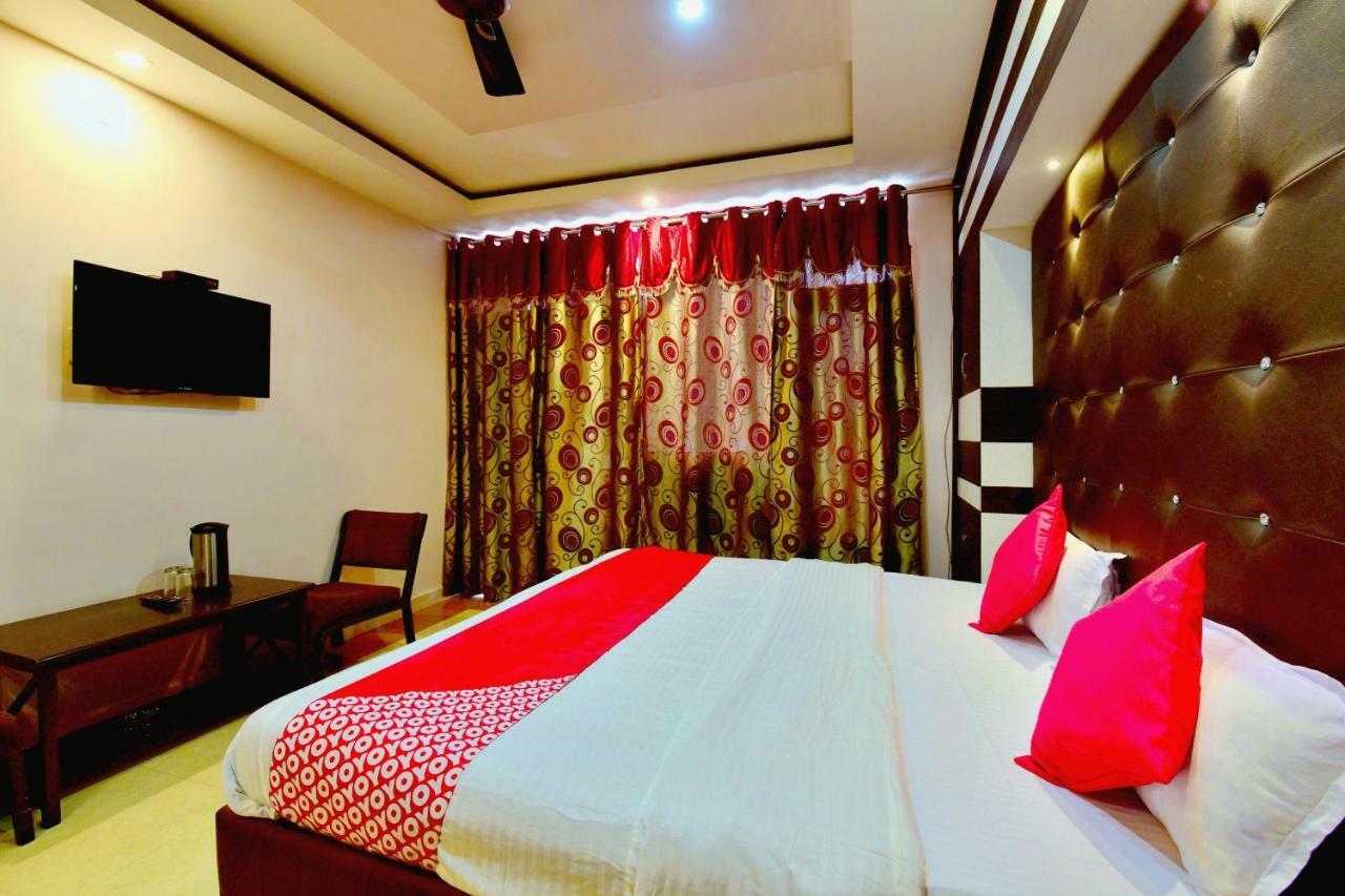 Oyo 26909 Hotel Paras Mandi Exterior photo